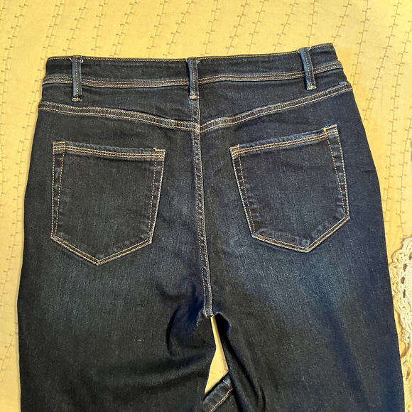 J. Jill High Rise Straight Leg Jean - Like new! Size 6 - Picture 4 of 7